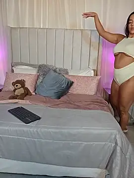 AriadnaTaylor online show from 05/16/26, 07:34