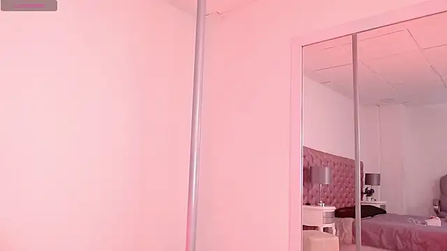 Coralgh  online show from 09/23/25, 08:23