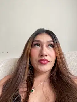 Isa Villamarin online show from 09/13/25, 07:57