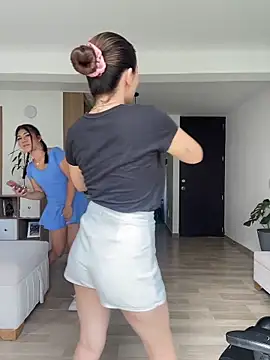 Isa Villamarin online show from 10/23/25, 03:44