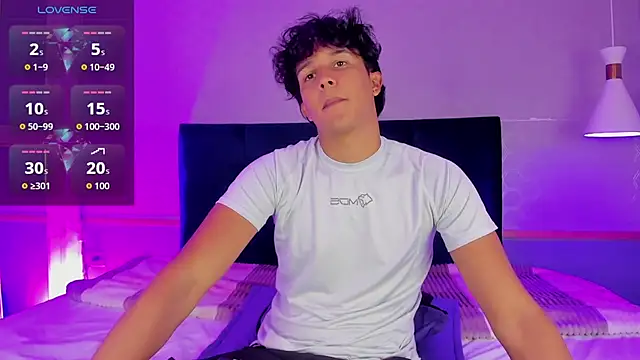 Leo Savage  online show from 09/09/25, 04:12