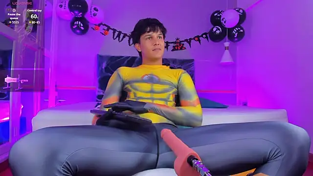 Leo Savage  online show from 10/13/25, 04:23