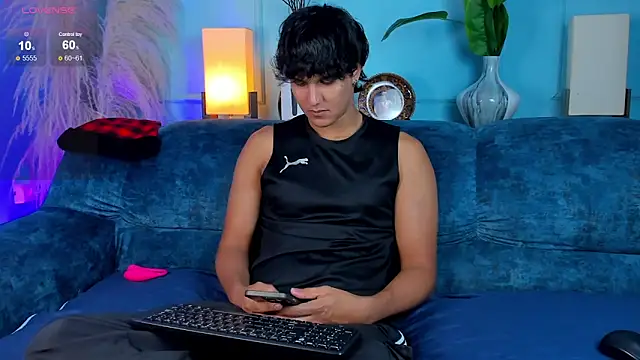 Leo Savage  online show from 12/19/25, 03:46