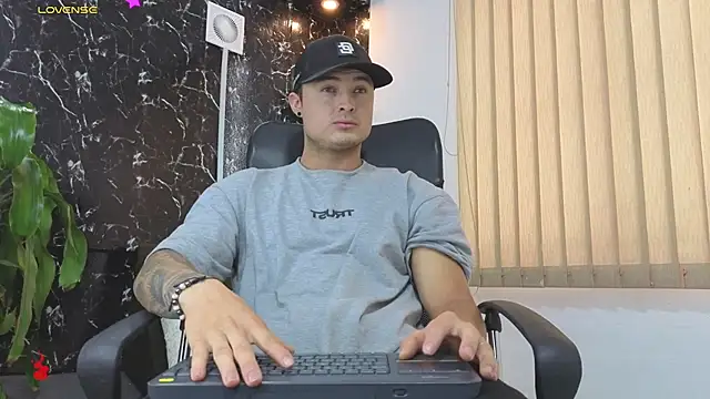 Alexander ferre online show from 03/18/26, 01:47