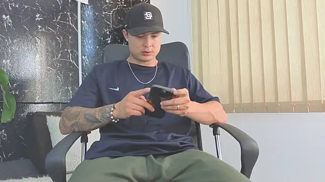 Alexander ferre online show from 04/10/26, 01:27