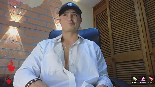 Snapshot of Alexander_ferre chatting on 05/17/26, 03:15 Alexander ferre online show from 05/17/26, 03:15