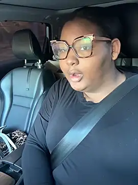 PoppyLuxe online show from 11/29/25, 01:47