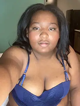 PoppyLuxe online show from 12/21/25, 01:57