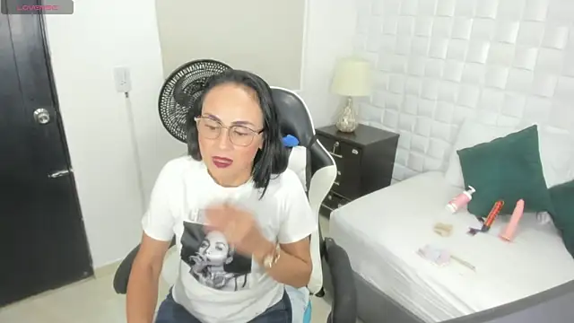 Snapshot of yulitza1025 chatting on 02/10/26, 12:09 yulitza1025 online show from 02/10/26, 12:09