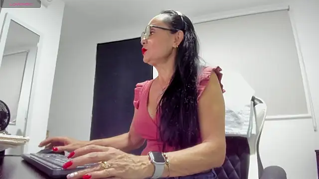 Snapshot of yulitza1025 chatting on 02/14/26, 11:51 yulitza1025 online show from 02/14/26, 11:51