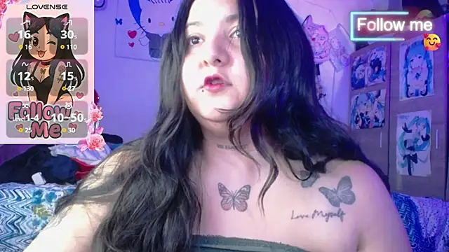 Snapshot of SoffiiCurvy chatting on 10/05/25, 01:59 SoffiiCurvy online show from 10/05/25, 01:59
