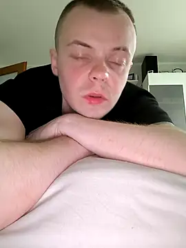 Twojsynek1997 online show from 04/04/26, 02:14