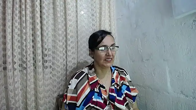 gabbyparker  online show from 11/16/25, 11:10