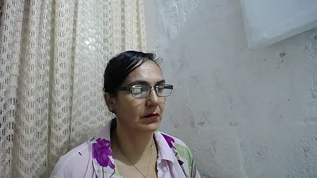 gabbyparker  online show from 11/21/25, 09:41