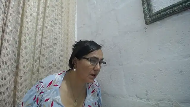 Snapshot of gabbyparker_ chatting on 05/27/26, 10:12 gabbyparker online show from 05/27/26, 10:12