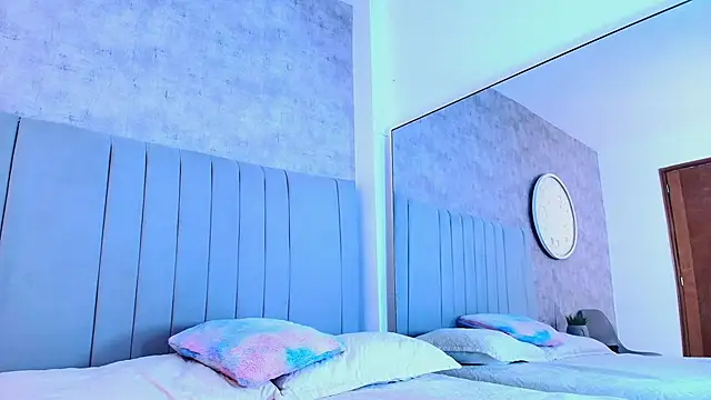 karla-ruiz online show from 10/24/25, 07:10