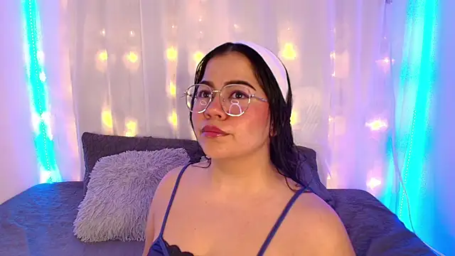 LilyRousee online show from 11/12/25, 01:06