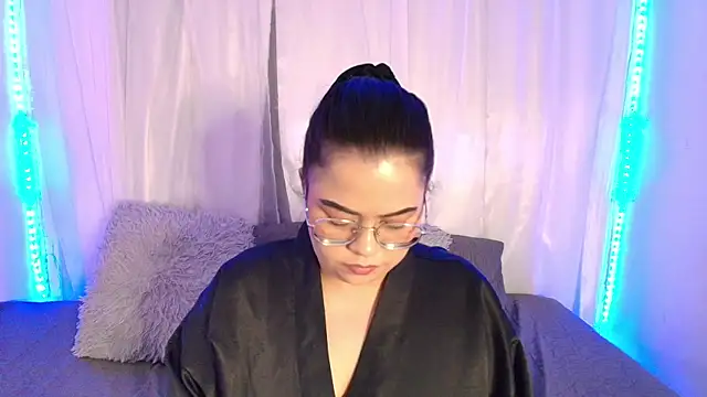 Snapshot of LilyRousee chatting on 06/21/26, 11:29 LilyRousee online show from 06/21/26, 11:29