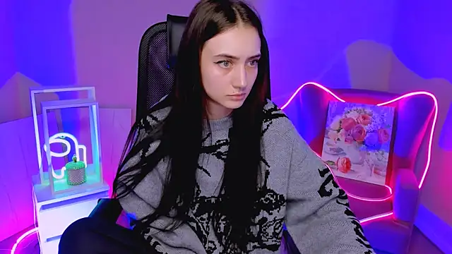 Snapshot of olivianorton chatting on 12/02/25, 04:02 olivianorton online show from 12/02/25, 04:02