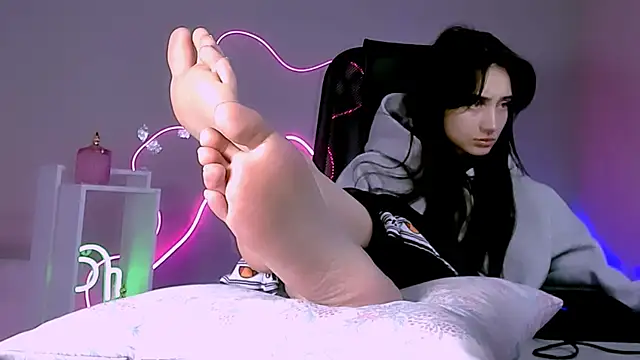 Snapshot of olivianorton chatting on 03/01/26, 01:46 olivianorton online show from 03/01/26, 01:46