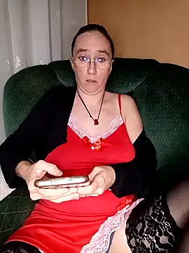 Sophierob1 online show from 09/30/25, 06:29