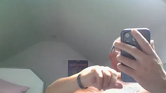 Snapshot of naughtygrandad1 chatting on 07/12/26, 03:25 naughtygrandad1 online show from 07/12/26, 03:25