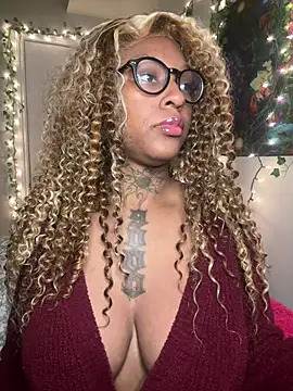 MistiSavannah online show from 04/19/26, 10:58