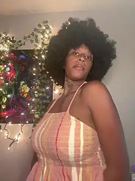 Snapshot of MistiSavannah chatting on 06/26/26, 02:05 MistiSavannah online show from 06/26/26, 02:05