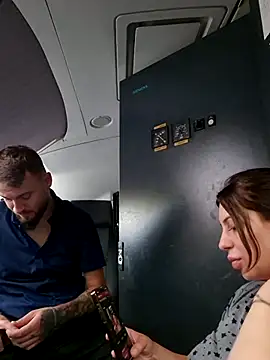 Snapshot of AlexAlice12 chatting on 10/04/25, 01:53 AlexAlice12 online show from 10/04/25, 01:53