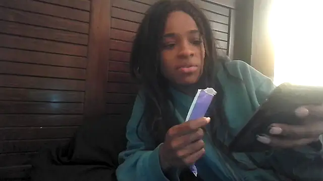 Snapshot of Marlowlovee chatting on 09/25/25, 03:54 Marlowlovee online show from 09/25/25, 03:54