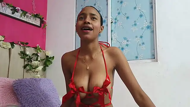 Snapshot of Luna_lan chatting on 09/11/25, 02:44 Luna lan online show from 09/11/25, 02:44