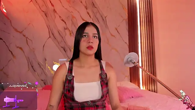 Emmiicute online show from 10/04/25, 08:18