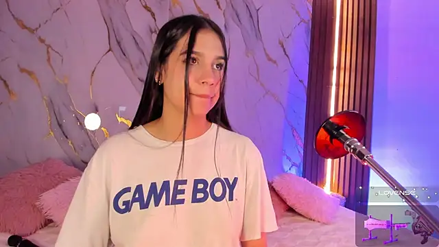 Emmiicute online show from 11/25/25, 08:31