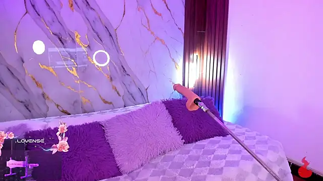 Emmiicute online show from 04/20/26, 08:32