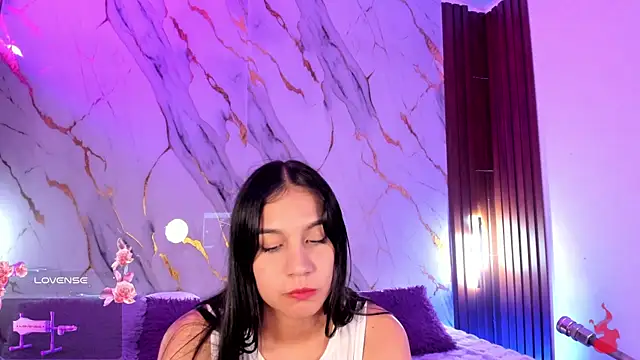 Emmiicute online show from 04/21/26, 01:42