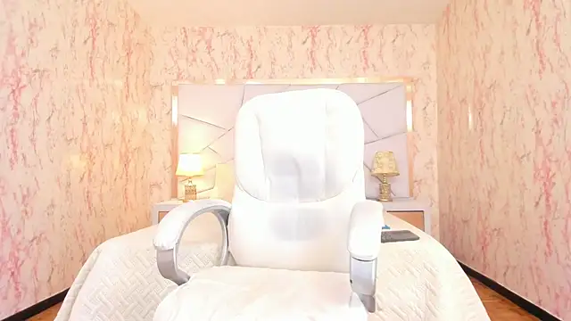 Emily Whinfre online show from 02/07/26, 08:56