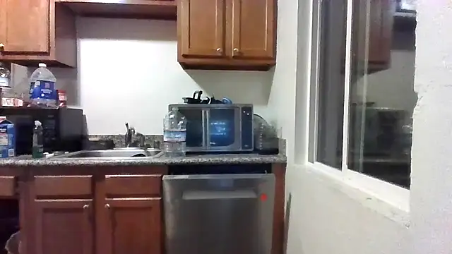 OnlyOneMeeks online show from 04/18/26, 07:23