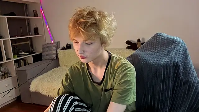 Snapshot of Your_avatar chatting on 09/12/25, 06:52 Your avatar online show from 09/12/25, 06:52