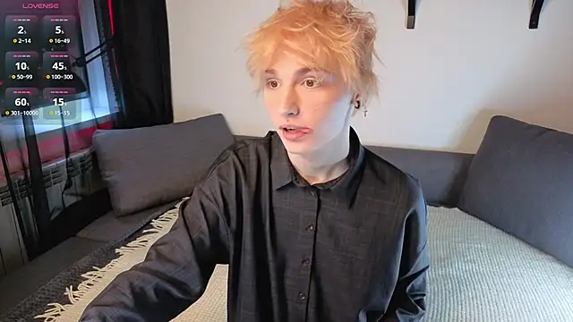 Snapshot of Your_avatar chatting on 02/15/26, 09:55 Your avatar online show from 02/15/26, 09:55