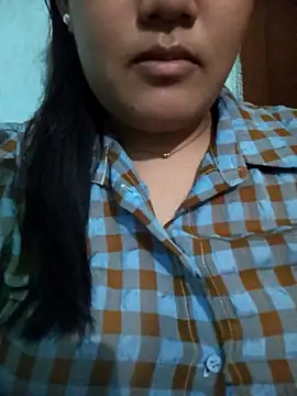 Snapshot of Queen-Rb chatting on 09/18/25, 05:15 Queen-Rb online show from 09/18/25, 05:15