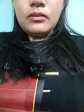 Snapshot of Queen-Rb chatting on 10/25/25, 05:40 Queen-Rb online show from 10/25/25, 05:40
