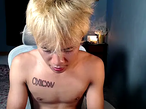 naughtyboyloy 0 online show from 12/14/25, 04:45