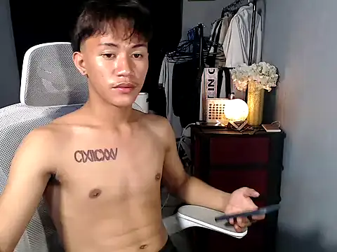 naughtyboyloy 0 online show from 01/08/26, 04:20