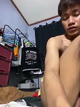 naughtyboyloy 0 online show from 04/19/26, 06:10