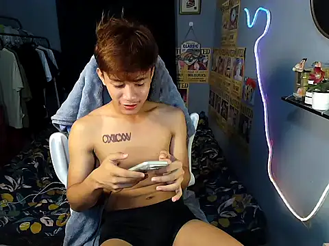 Snapshot of naughtyboyloy_0 chatting on 07/04/26, 05:41 naughtyboyloy 0 online show from 07/04/26, 05:41