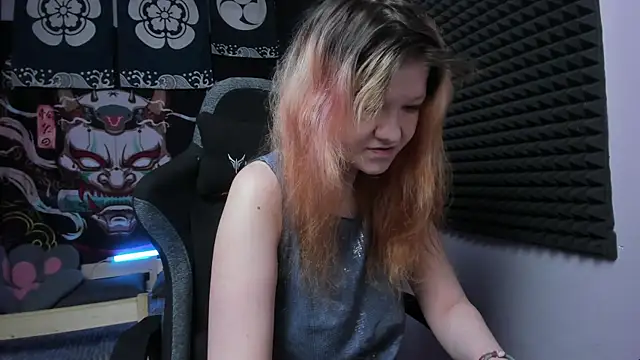 Nora lovvvv online show from 09/23/25, 10:51