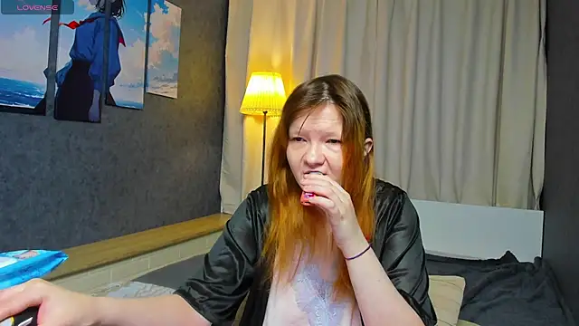 Nora lovvvv online show from 11/20/25, 10:15