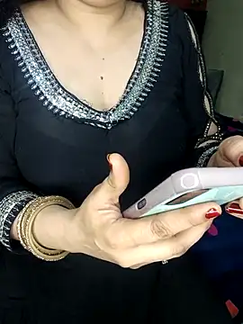 PRIYA 22 online show from 10/15/25, 12:55