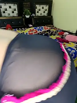 PRIYA 22 online show from 11/22/25, 07:18