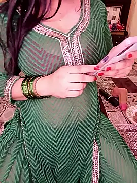 PRIYA 22 online show from 05/27/26, 09:50